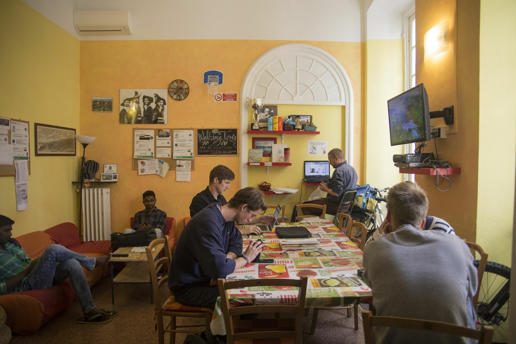 Manena Hostel Genova エクステリア 写真